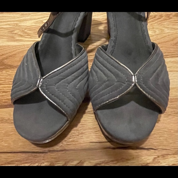 Block heel shoes - Picture 3 of 3